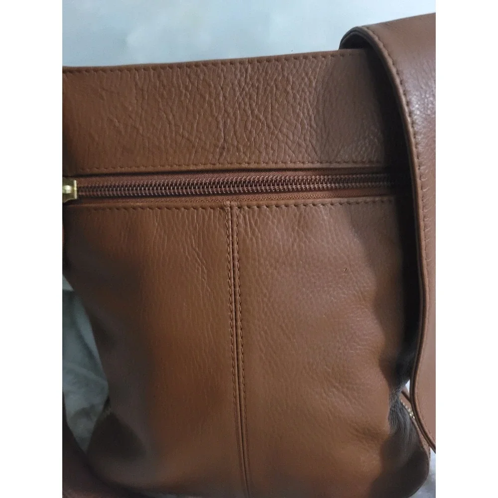 Radley London Tan Brown Pebbled Leather Crossbody Bag Messenger Scottie Dog Logo